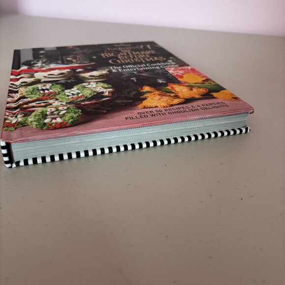 The Nightmare Before Christmas Official Cookbook - Picture 4 of 7